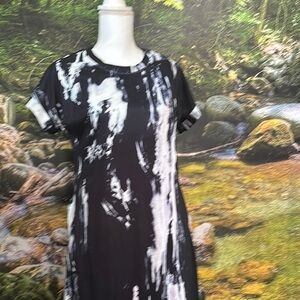Black and White Abstract Print Dress